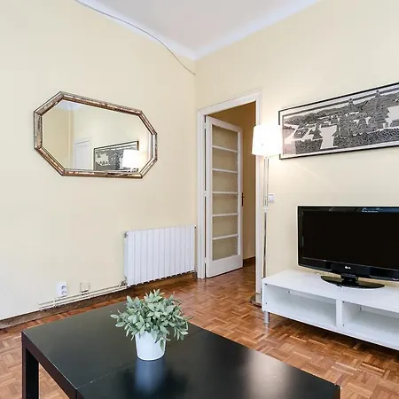 Spacious Sant Antoni 3mins To Metro アパート *
