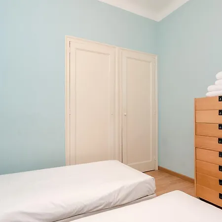 アパート Spacious Sant Antoni 3mins To Metro バルセロナ